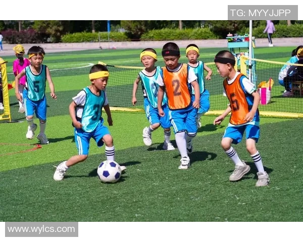 大个子足球明星如何在绿茵场上展现力量与技巧的完美结合